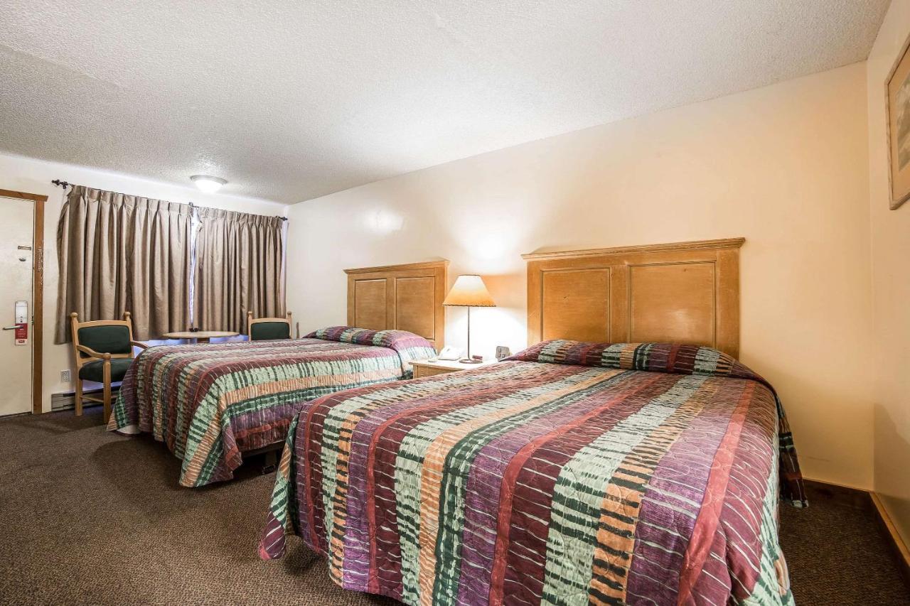 Econo Lodge Inn & Suites Kalispell - Glacier National Park Gateway Eksteriør bilde